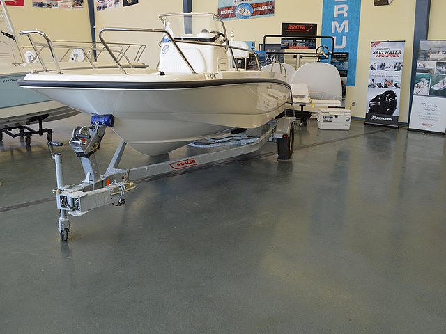 15 Boston Whaler 170 Dauntless