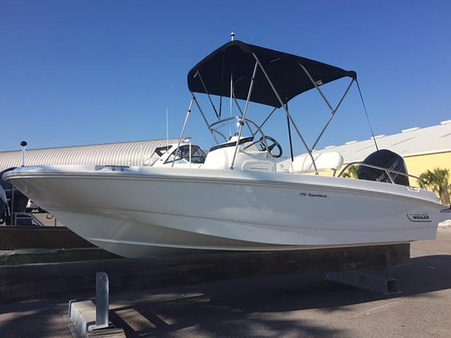 2015 Boston Whaler 170 Dauntless Photo