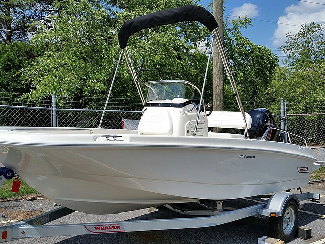 15 Boston Whaler 170 Dauntless