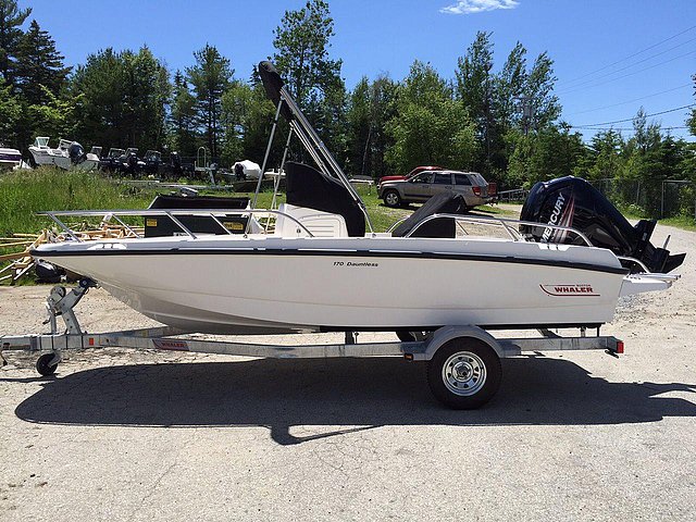 2015 Boston Whaler 170 Dauntless Photo