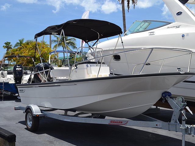 15 Boston Whaler 170 Montauk