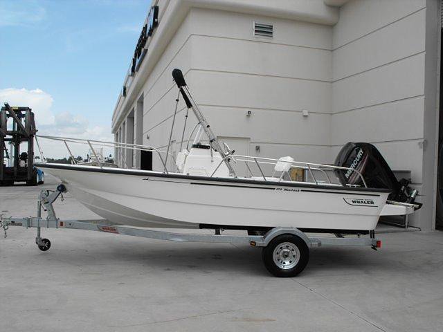 2015 Boston Whaler 170 Montauk Photo