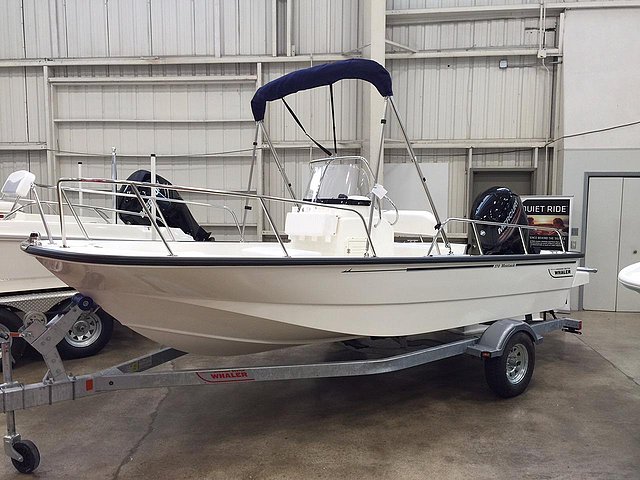 2015 Boston Whaler 170 Montauk Photo