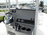 2015 Boston Whaler 210 Dauntless Photo #2