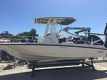 15 Boston Whaler 210 Dauntless