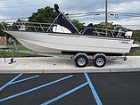 2015 Boston Whaler 210 Montauk Photo #2