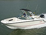 15 Boston Whaler 23 Vantage