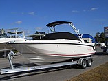 15 Boston Whaler 230 Vantage