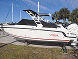 15 Boston Whaler 230 Vantage