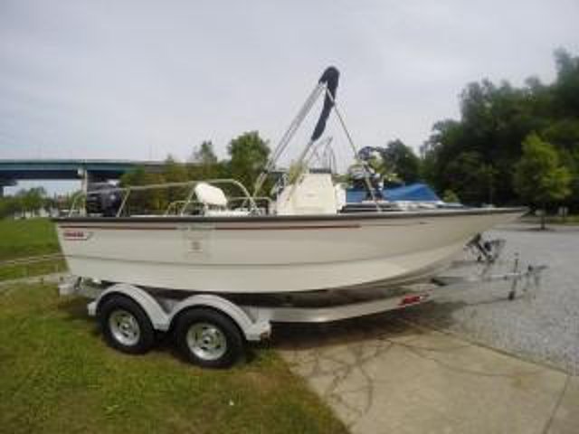 15 Boston Whaler 190 Montauk