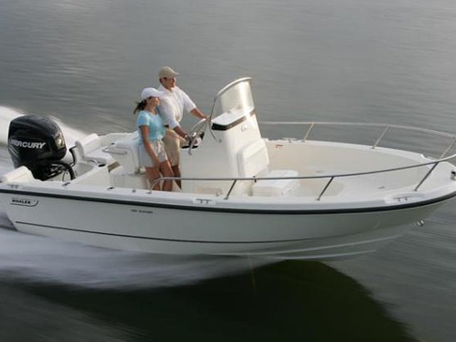 2015 Boston Whaler 190 Outrage Photo