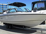 15 Boston Whaler 230 Vantage