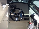 2015 Boston Whaler 230 Vantage Photo #4