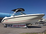 15 Boston Whaler 230 Vantage