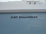 2015 Boston Whaler 240 Dauntless Photo #9