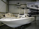 15 Boston Whaler 240 Dauntless