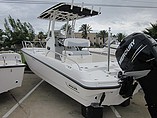 15 Boston Whaler 240 Dauntless