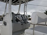 2015 Boston Whaler 240 Dauntless Photo #4