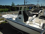 15 Boston Whaler 240 Dauntless