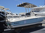 15 Boston Whaler 240 Dauntless