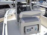2015 Boston Whaler 240 Dauntless Photo #7