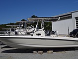 15 Boston Whaler 240 Dauntless