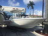 15 Boston Whaler 270 Dauntless