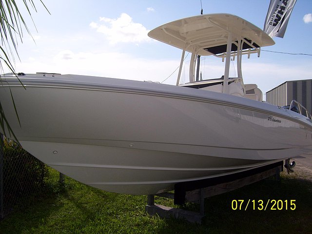 2015 Boston Whaler 270 Dauntless Photo