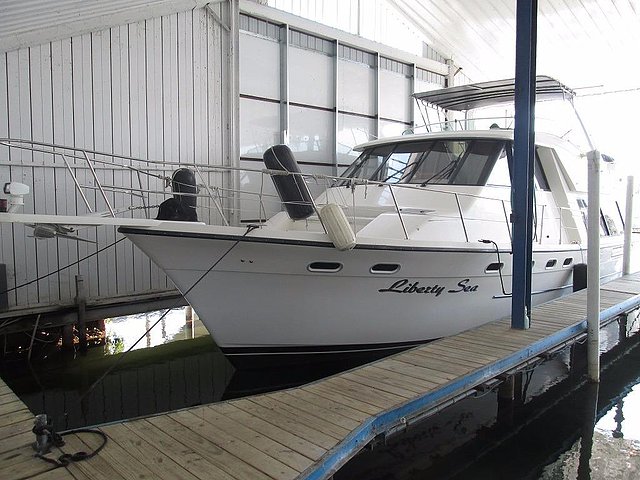 1997 Bayliner 4788 Pilot House Motoryacht Photo
