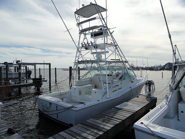 1997 Cabo Yachts 31 Express Photo