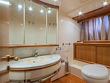 2010 Azimut 62 Evolution Express Photo #37