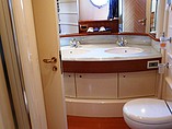 2010 Azimut 68e Photo #40