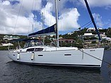 10 Beneteau Oceanis 40