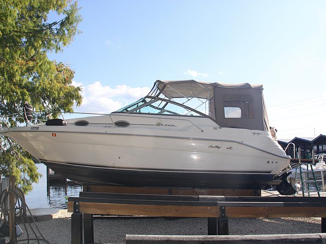 96 Sea Ray 270 Sundancer