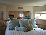 1997 Carver 405 Aft Cabin Motor Yacht Photo #33