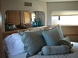 1997 Carver 405 Aft Cabin Motor Yacht Photo #34