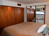 1997 Carver 440 Aft Cabin Motor Yacht Photo #15