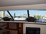 1997 Carver 440 Aft Cabin Motor Yacht Photo #32