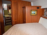 1997 Carver 440 Aft Cabin Motor Yacht Photo #50