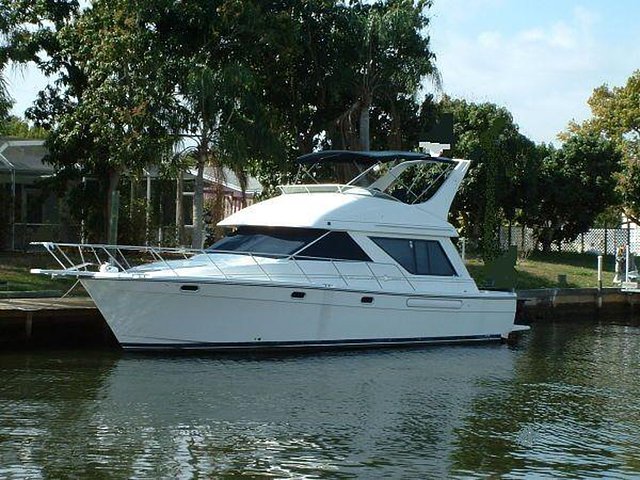 1997 Bayliner 3988 Motoryacht Twin Cummins Photo