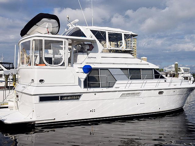 1997 Carver 440 Aft Cabin Motor Yacht Photo