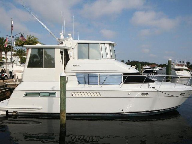 1997 Carver 455 Aft Cabin Motoryacht Photo